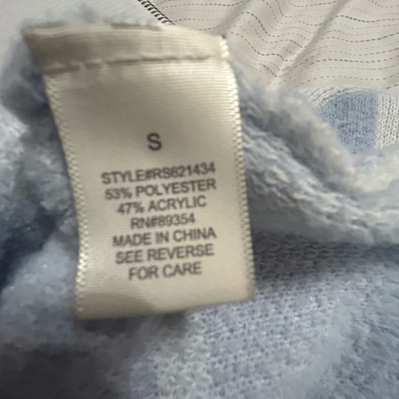 Blue checkered sweater - Picture 6 of 6